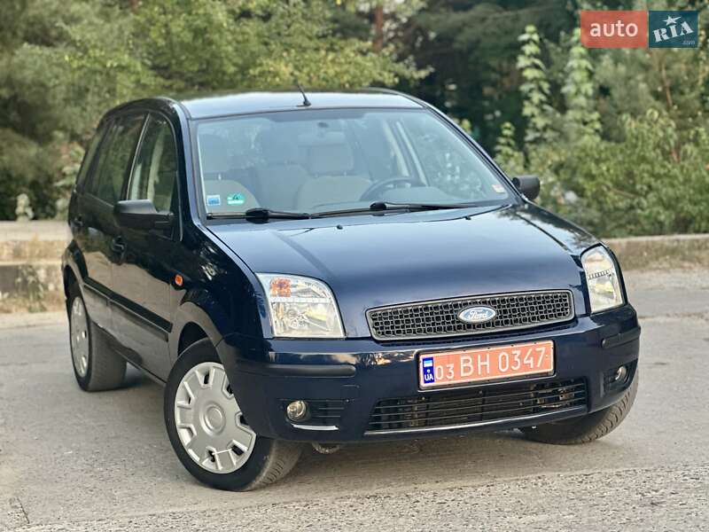 Хэтчбек Ford Fusion 2005 в 