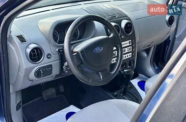 Хэтчбек Ford Fusion 2005 в 