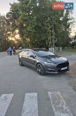 Седан Ford Fusion 2016 в 