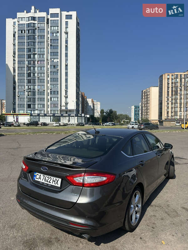 Седан Ford Fusion 2015 в Черкасах