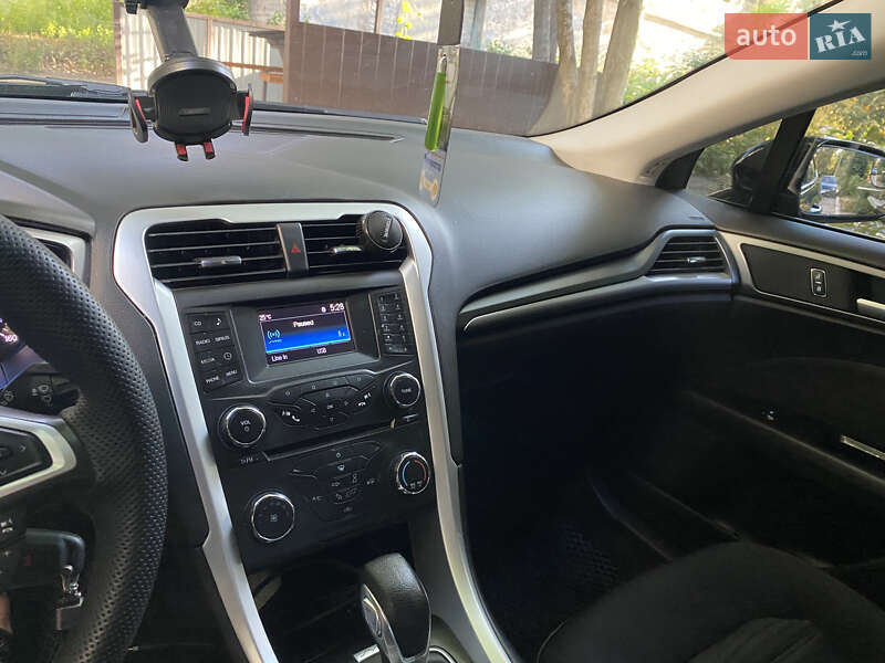 Седан Ford Fusion 2016 в Дніпрі