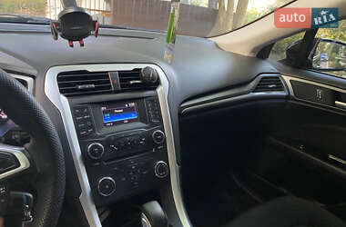 Седан Ford Fusion 2016 в 