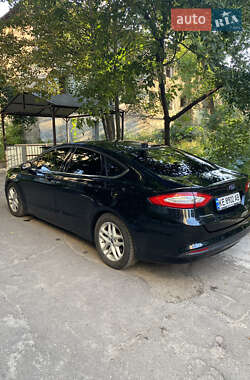 Седан Ford Fusion 2016 в 