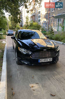 Седан Ford Fusion 2016 в Солоному