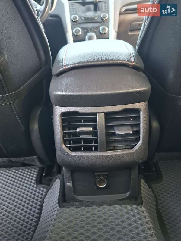 Седан Ford Fusion 2014 в Гусятине