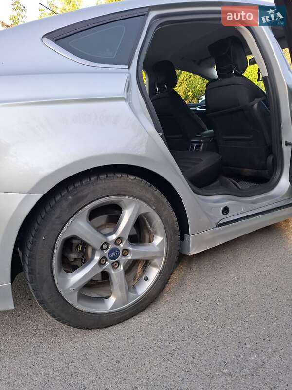 Седан Ford Fusion 2014 в Гусятине