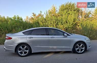 Седан Ford Fusion 2014 в 