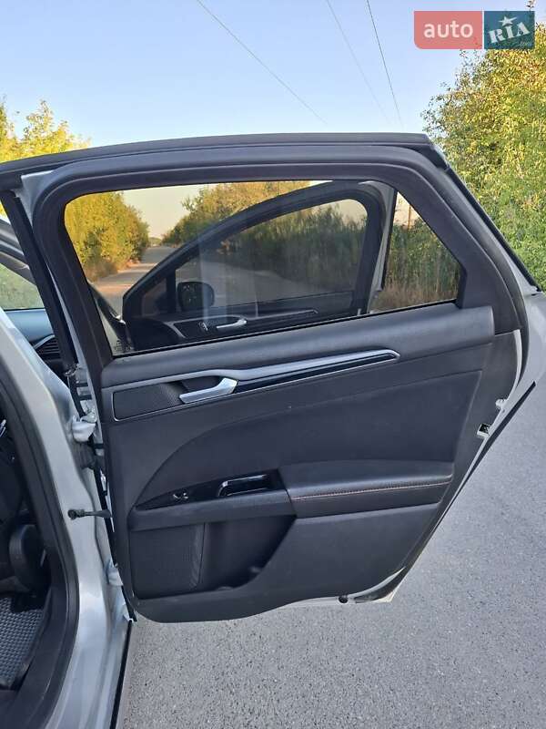 Седан Ford Fusion 2014 в Гусятине