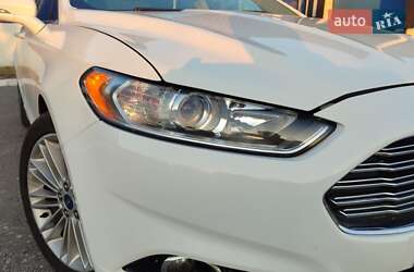 Седан Ford Fusion 2013 в 