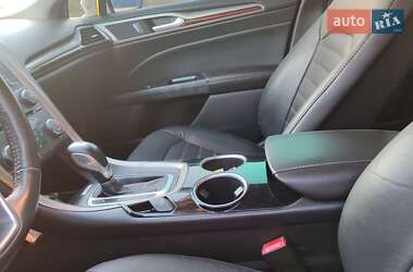 Седан Ford Fusion 2013 в 