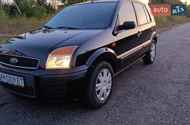 Хэтчбек Ford Fusion 2005 в 