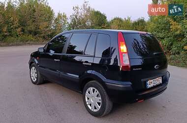Хэтчбек Ford Fusion 2005 в 