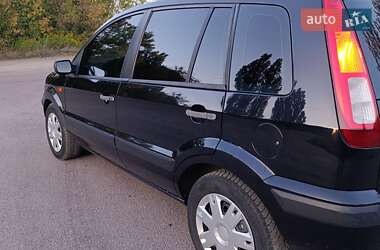 Хэтчбек Ford Fusion 2005 в 