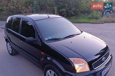 Хэтчбек Ford Fusion 2005 в 