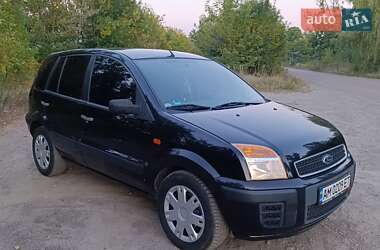 Хэтчбек Ford Fusion 2005 в 