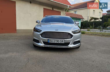 Седан Ford Fusion 2016 в 