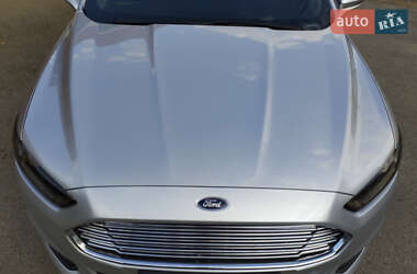 Седан Ford Fusion 2016 в 
