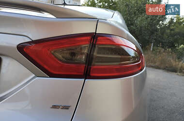 Седан Ford Fusion 2016 в 