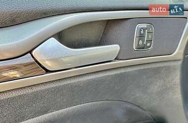 Седан Ford Fusion 2016 в 