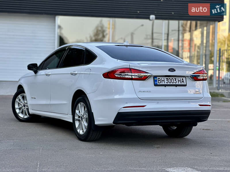 Седан Ford Fusion 2019 в Одессе