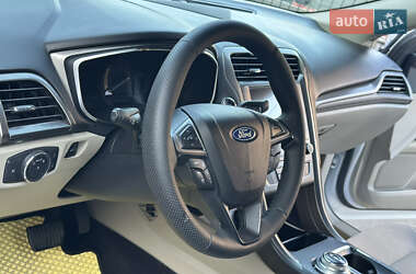 Седан Ford Fusion 2019 в 