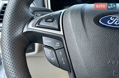 Седан Ford Fusion 2019 в 