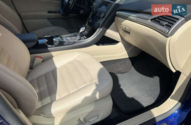 Седан Ford Fusion 2015 в 