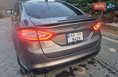 Седан Ford Fusion 2012 в Ужгороді