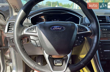 Седан Ford Fusion 2015 в 