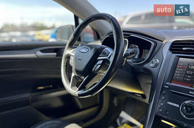 Седан Ford Fusion 2015 в 