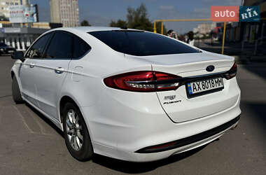 Седан Ford Fusion 2016 в 