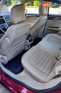 Седан Ford Fusion 2014 в Сокале