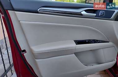 Седан Ford Fusion 2014 в Сокале