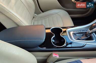 Седан Ford Fusion 2014 в Сокале