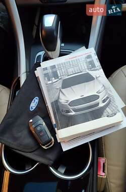Седан Ford Fusion 2014 в Сокале