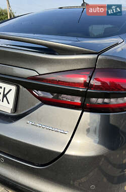 Седан Ford Fusion 2017 в 