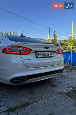 Седан Ford Fusion 2014 в 