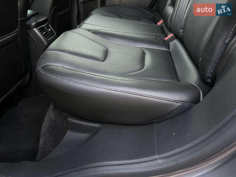 Седан Ford Fusion 2013 в Киеве фото 41 Седан Ford Fusion 2013 в Киеве