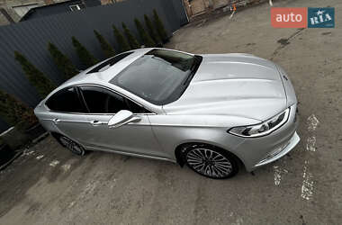 Седан Ford Fusion 2017 в 