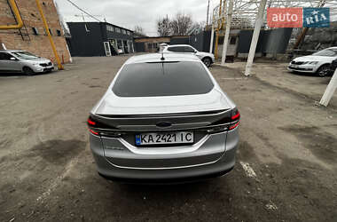 Седан Ford Fusion 2017 в 