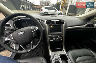 Седан Ford Fusion 2017 в 