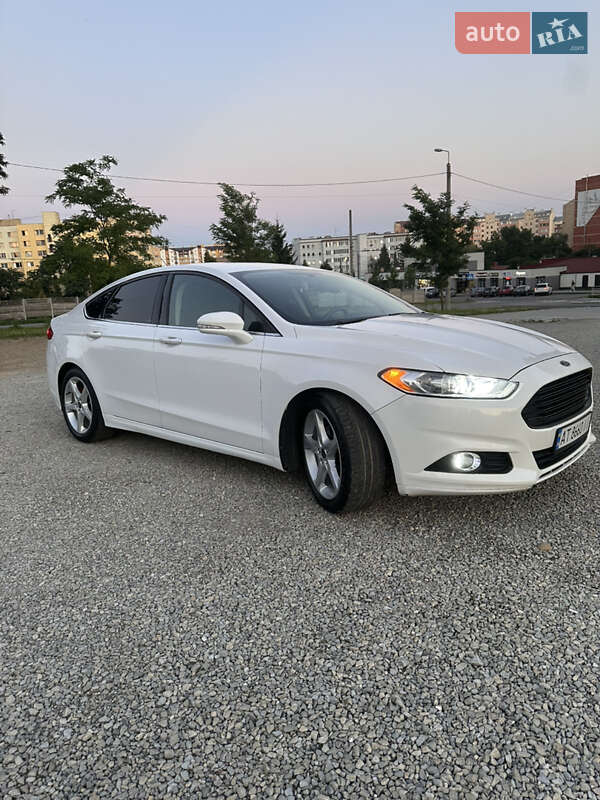 Седан Ford Fusion 2013 в 