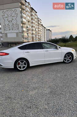 Седан Ford Fusion 2013 в 