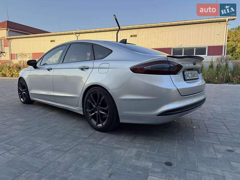 Седан Ford Fusion 2012 в Луцьку