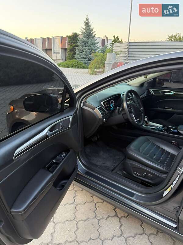 Седан Ford Fusion 2014 в 