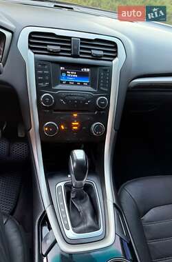 Седан Ford Fusion 2014 в 