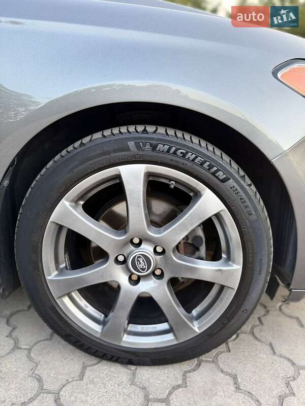 Седан Ford Fusion 2014 в Павлограде