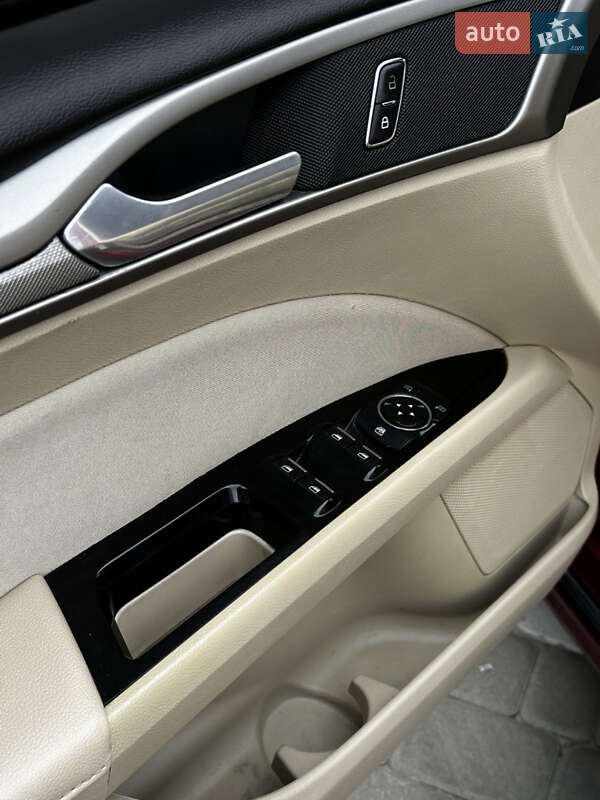 Седан Ford Fusion 2015 в Львове