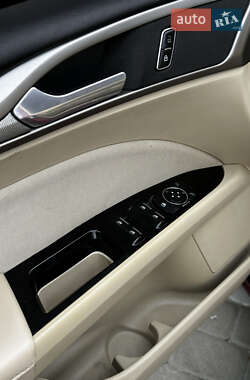 Седан Ford Fusion 2015 в 