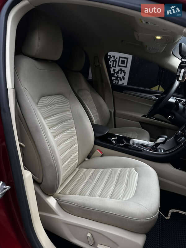 Седан Ford Fusion 2015 в Львове